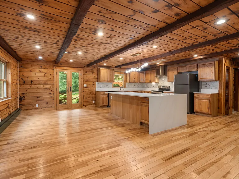 56 Parmenter Ln — Photo 9
