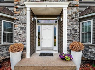 13 Sawyers Peak Dr, Goshen, NY 10924