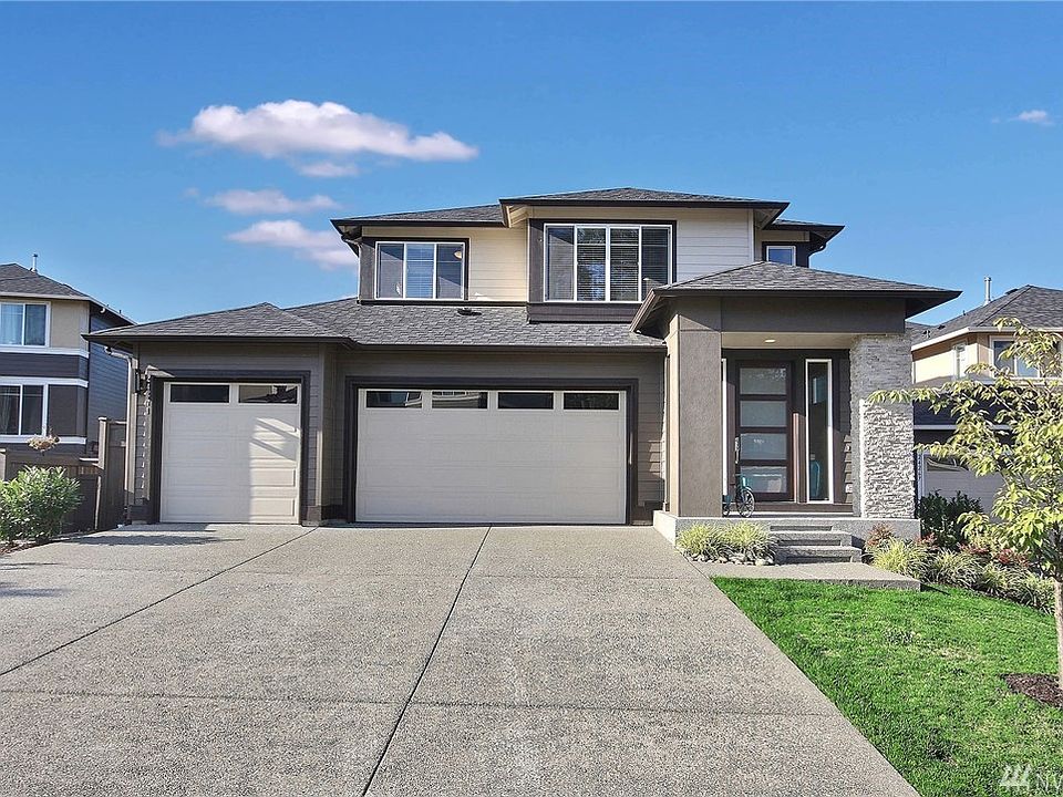 Gorgeous 2016 Mainvue Luxury Home