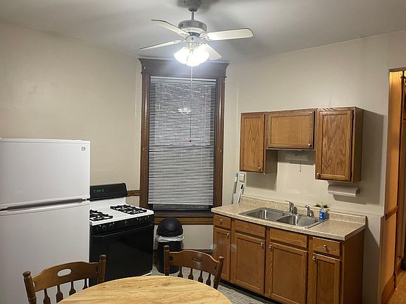 5th image of 1819 S Ashland Ave #1