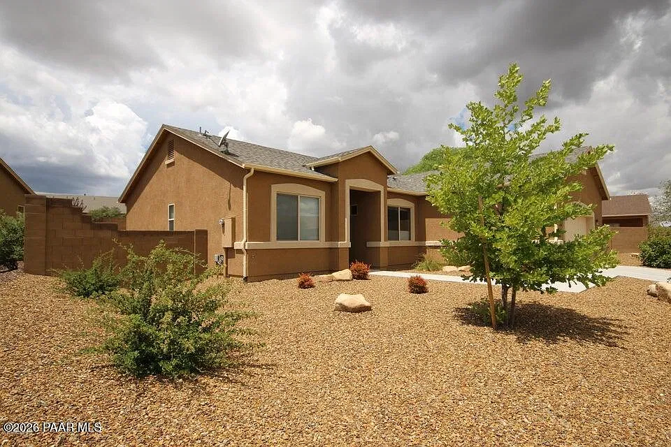 3 bed, 2.0 bath, 1679 sqft, $2,700 — Photo 3