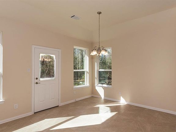 3rd image of 260 Holly Dr