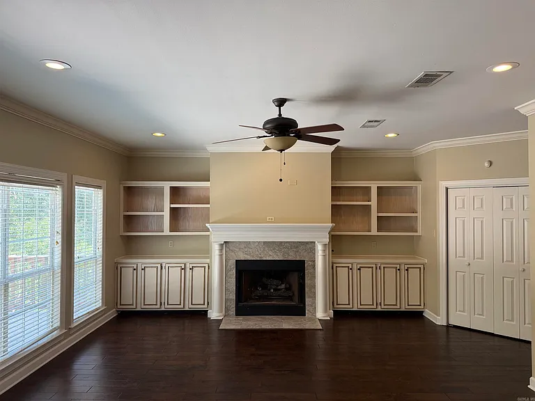 4 Bordeaux Ct — Photo 2