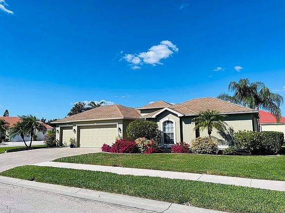 2nd image of 300 Venice Palms Blvd