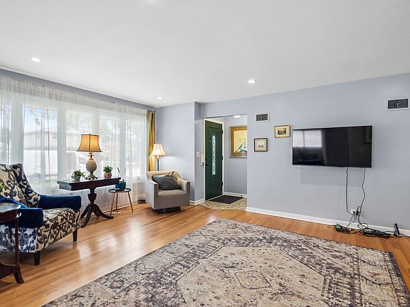 5th image of 7057 W Madison St