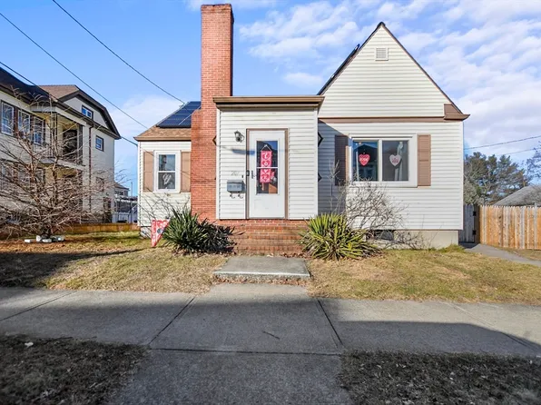 207 Dawson St, New Bedford, MA 02745