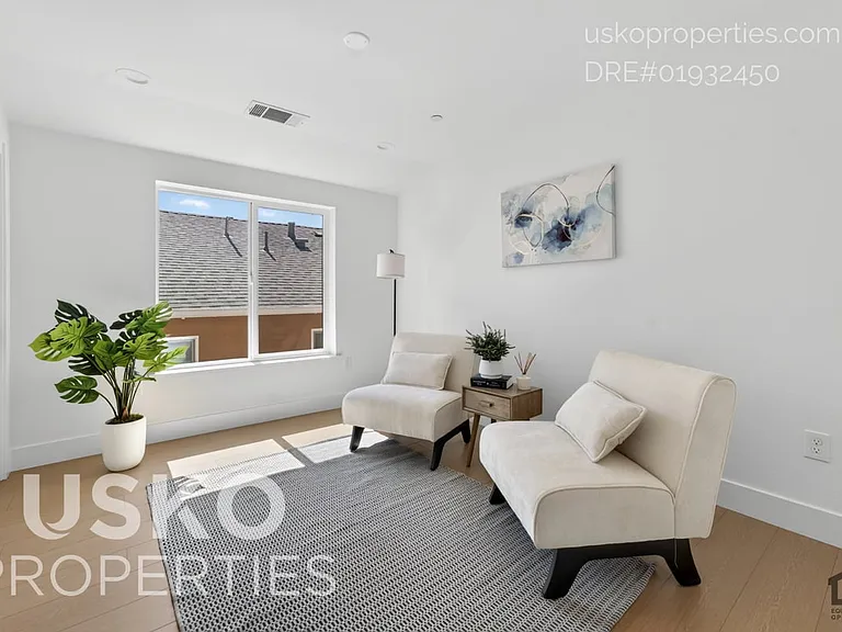 2710 T St #2 — Photo 11