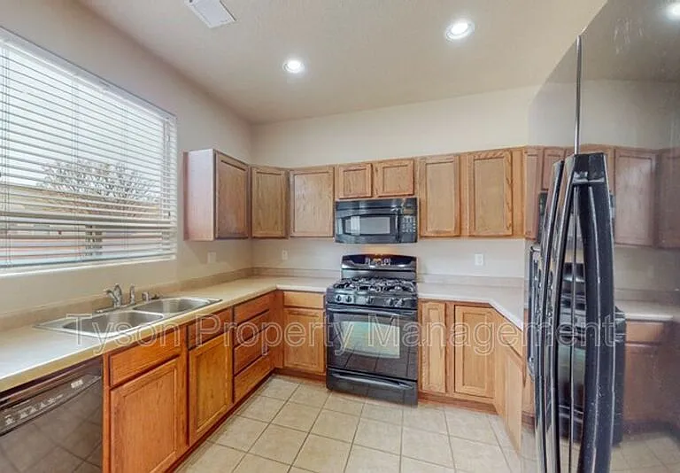 2440 Corvara Dr SE — Photo 6