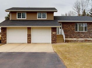 3203 Pine Ave, Brookings, SD 57006