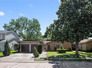 409 Glenmeade Ct, Gretna, LA 70056