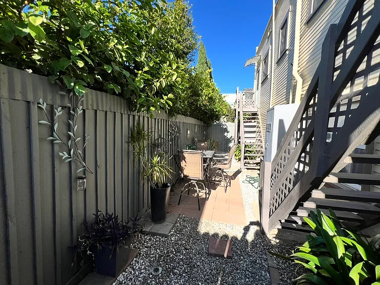 1843 E 6th St #1845 — Photo 8