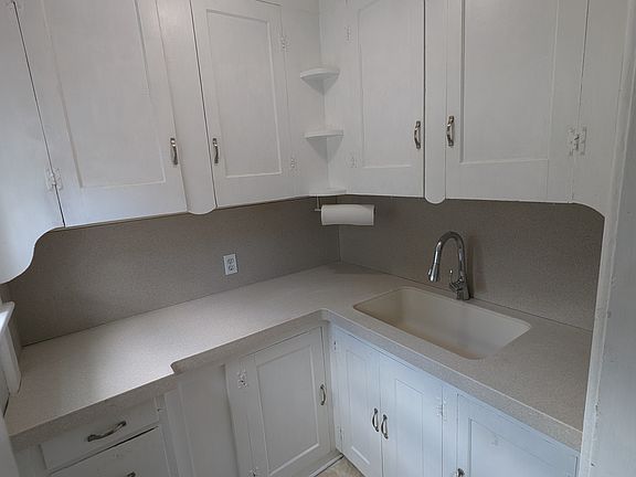 4th image of 346 Madison St Floor 1