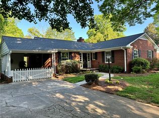 905 Avery Pl, Greensboro, NC 27408