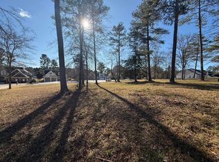 114 Gunnery Ct W, Ninety Six, SC 29666