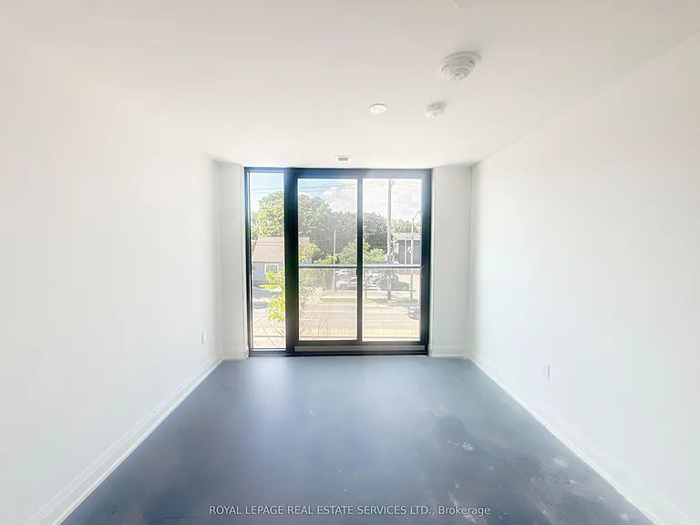 799 The Queensway #105 — Photo 10