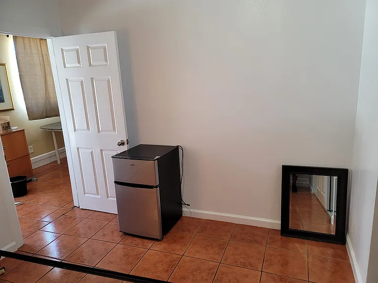 12877 1/2 Glenoaks Blvd #A — Photo 7