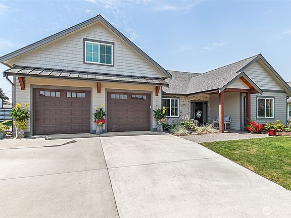 3rd image of 2240 Berryman Loop