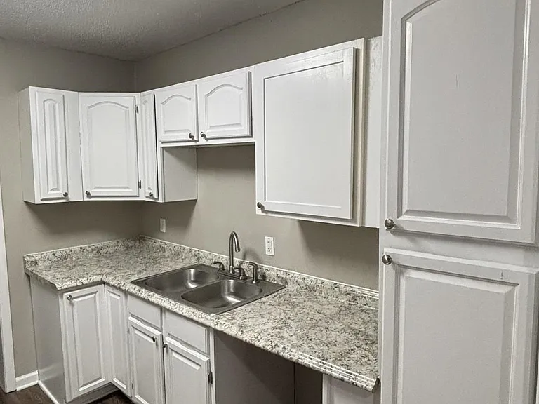 1272 Semmes St — Photo 7