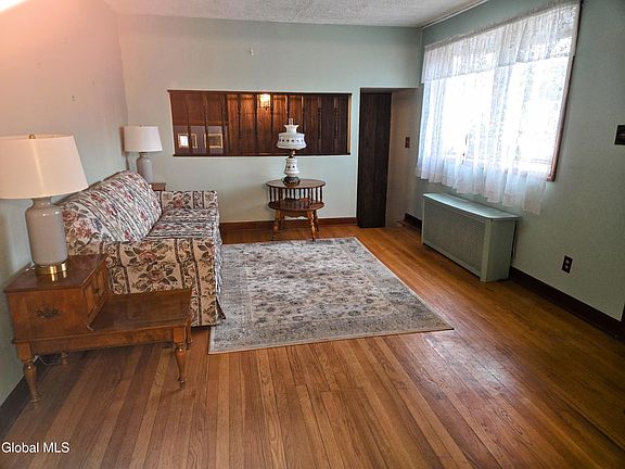 2nd image of 1008 Peter Road