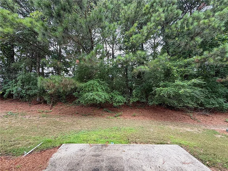 2380 Fairlie Dr — Photo 26