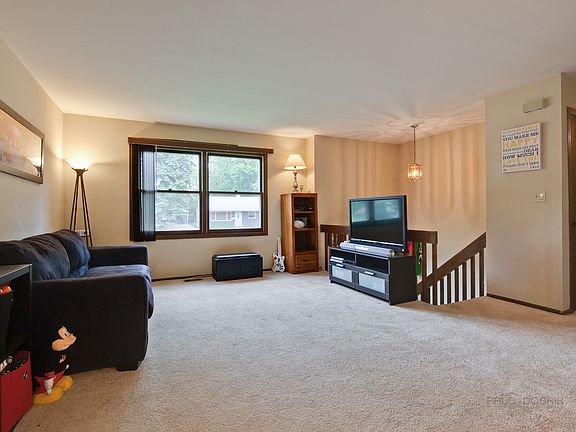 3rd image of 419 N Lakeshore Dr