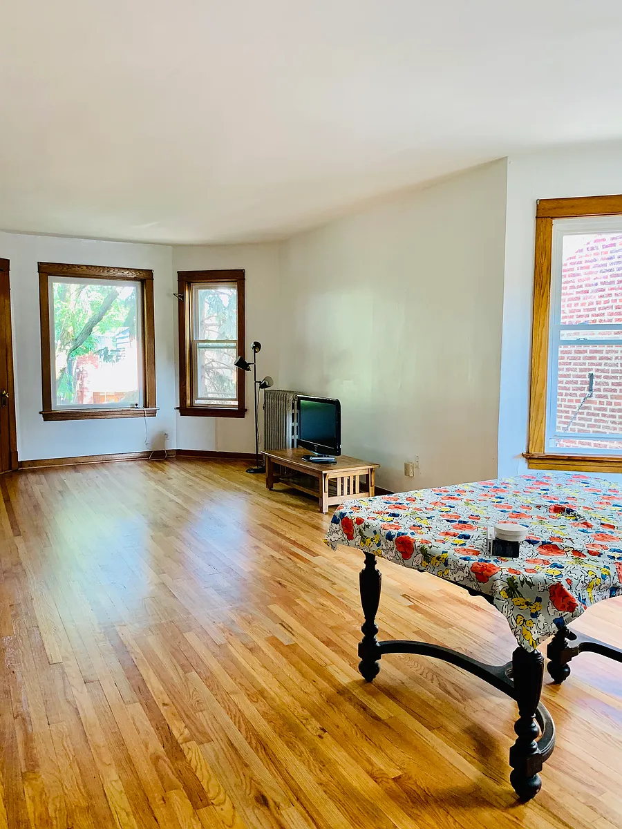 Building Photo - 4442 N Bernard St #2