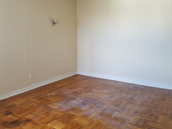 3rd image of 4516 44th St #4C