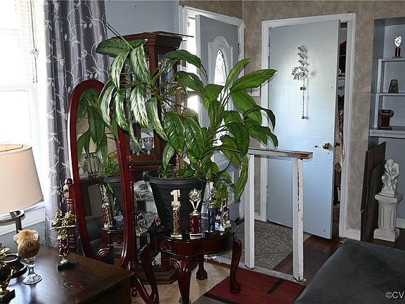 2nd image of 807 Prince Ave