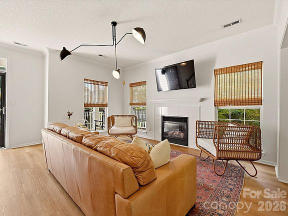 4th image of 6315 Revlock Ct