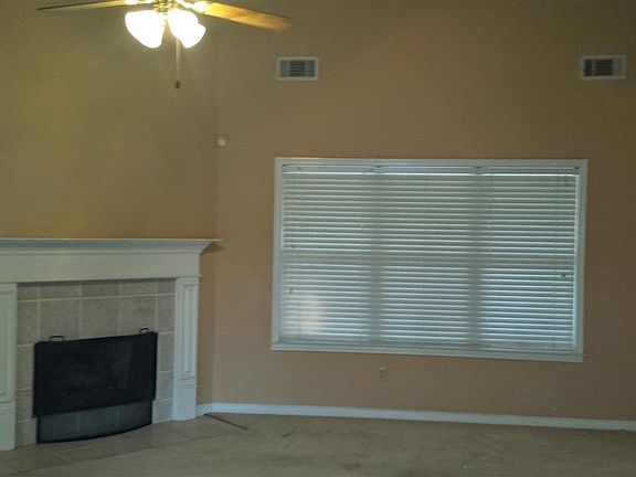 3rd image of 1680 Torrington Ct