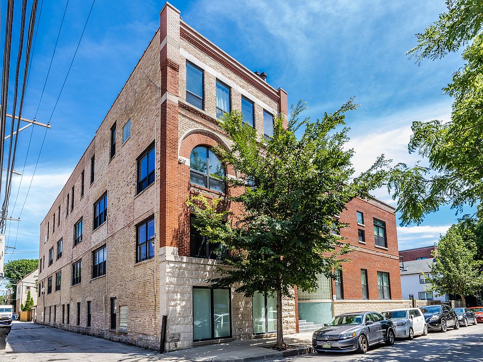 1st image of 2343 N Greenview Ave APT 211