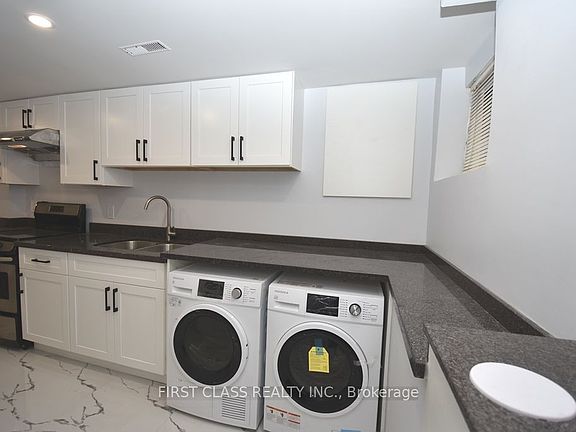 3rd image of 133 Coxwell Ave E #Basement