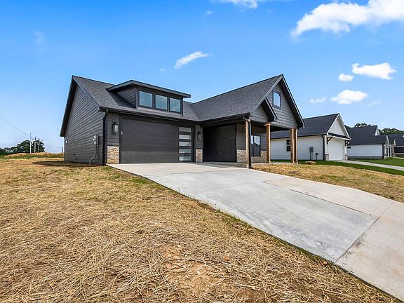 2nd image of 3644 Limestone Ln