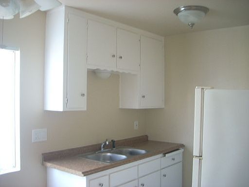 5th image of 315 E 30th St APT O