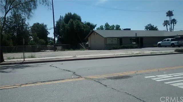 2nd image of 623 S D St