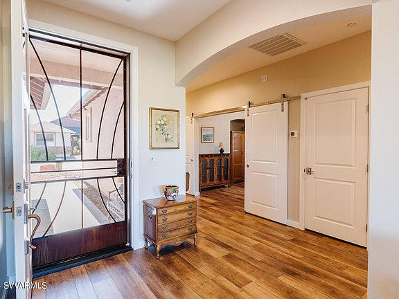 4th image of 1585 Chateau Drive