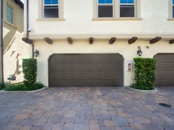 3rd image of 533 S Casita St