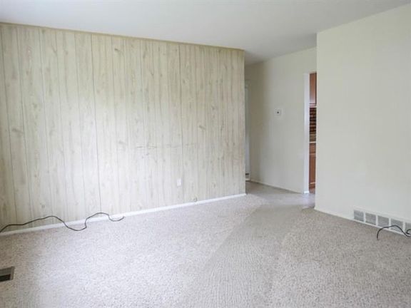 5th image of 1338 Nash Ave