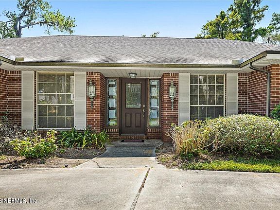 2nd image of 744 PALMERA Drive E