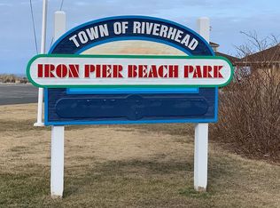 465 Sound Shore Rd, Riverhead, NY 11901