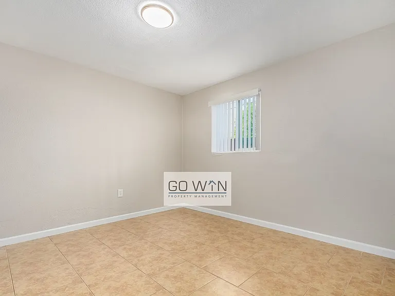 2146 E Taylor St — Photo 11