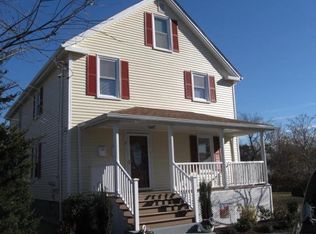 17 Orchard St, Acushnet, MA 02743