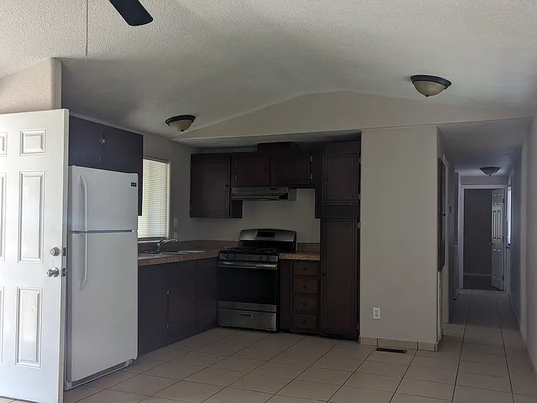 1825 Tejon Dr — Photo 3