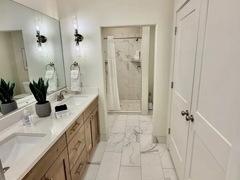 518 E Bailey Ln — Photo 14