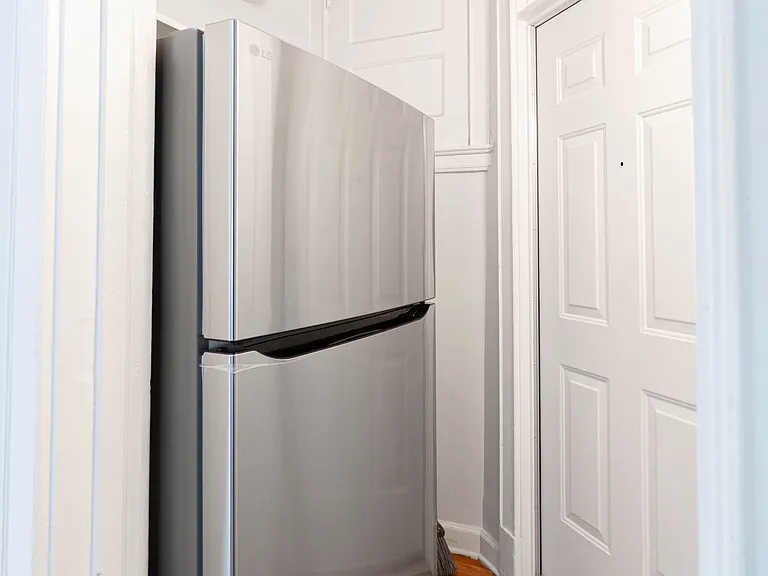 1210 N Astor St #3B — Photo 3