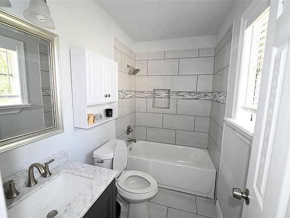 4th image of 5710 Lakefield Dr