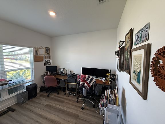 4th image of 319 Gray Owl Dr