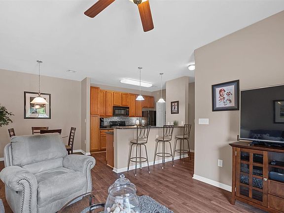 5th image of 42 Kassebaum Ln APT 200