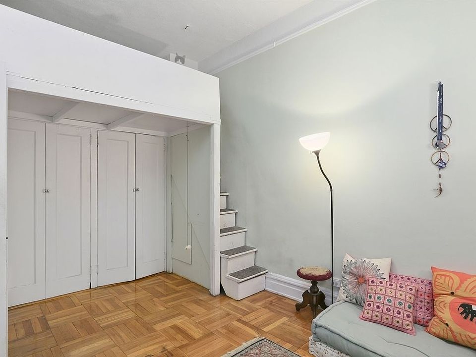 1st image of 203 W 54th St #1F