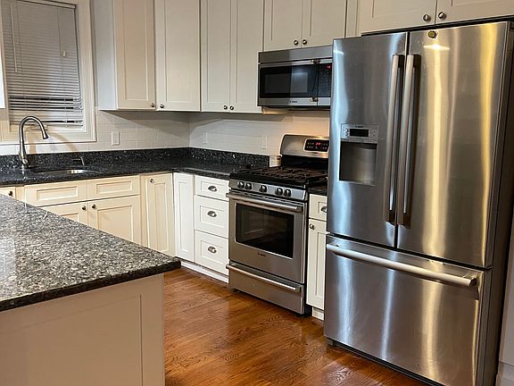 2nd image of 4 Langley Rd #2